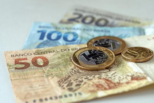Empresa pode pagar 13º salário em parcela única?